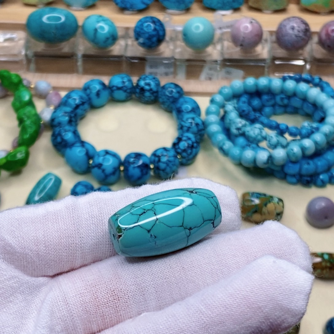 绿松石未镶嵌珠宝奇石