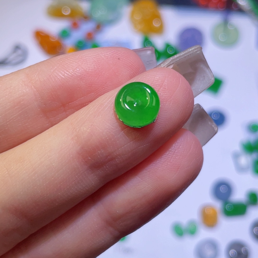 翡翠未镶嵌颈饰裸石