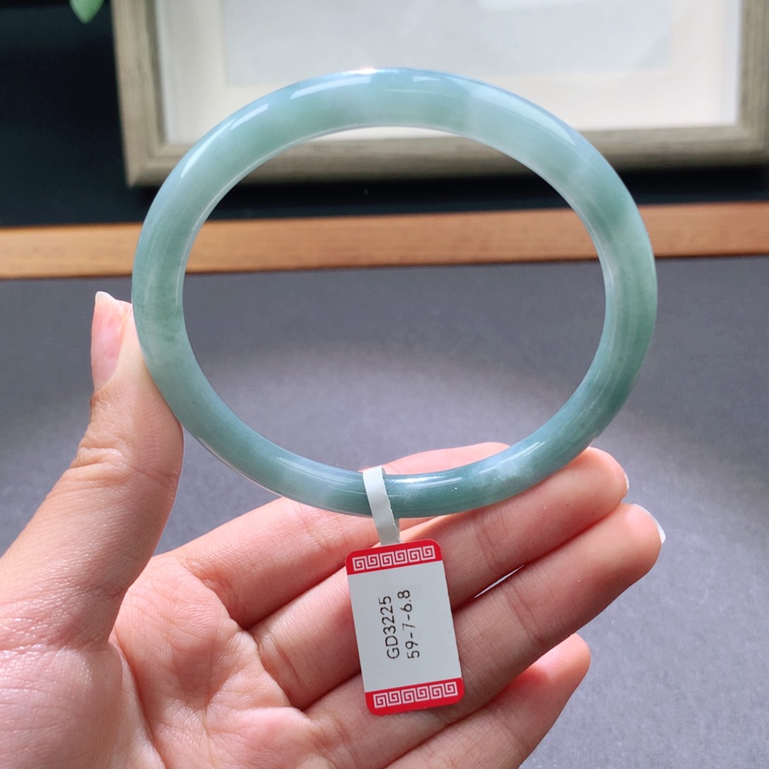 翡翠手镯未镶嵌天然翡翠手镯叮当镯