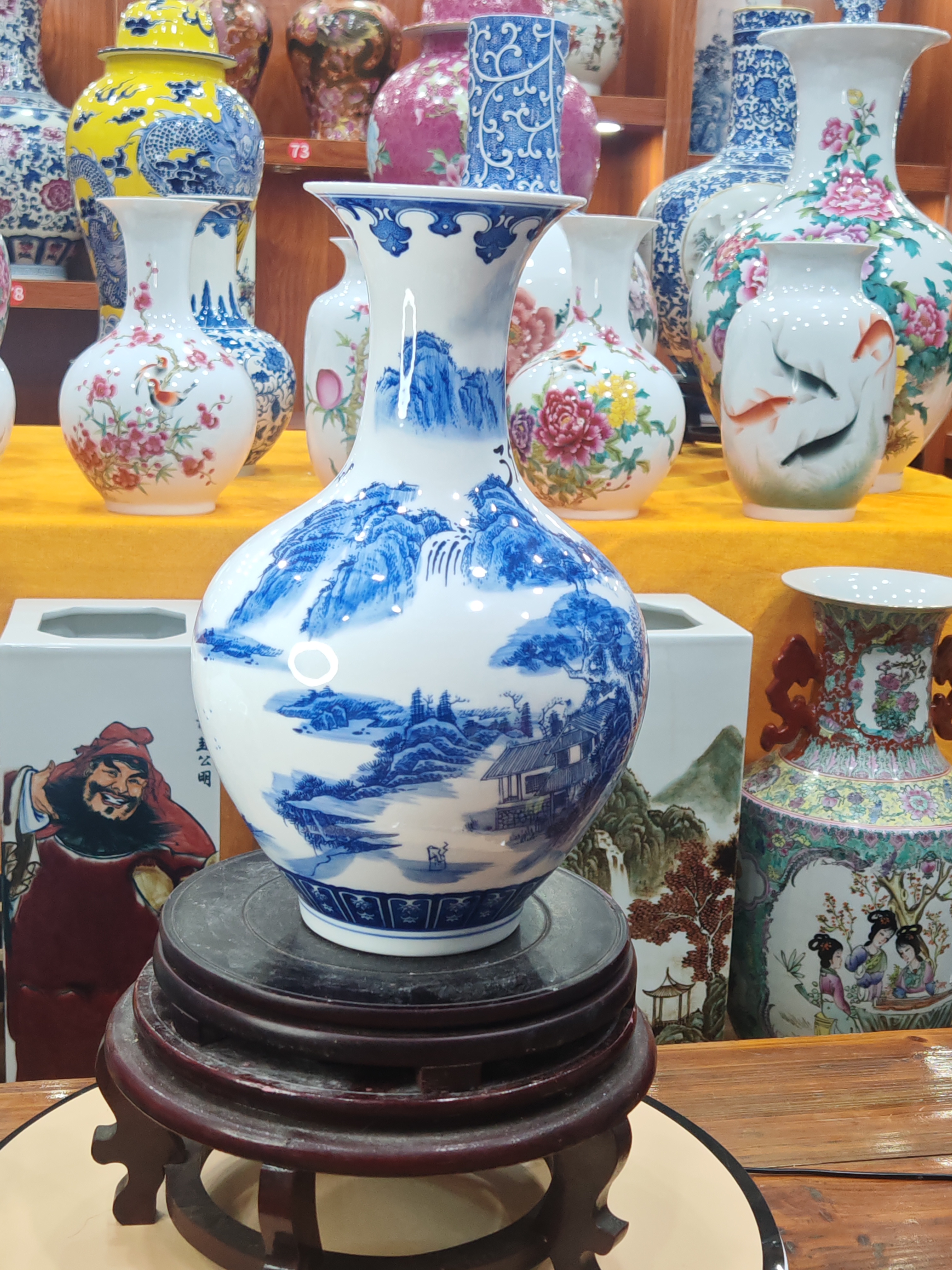 景德镇陶瓷青花赏瓶