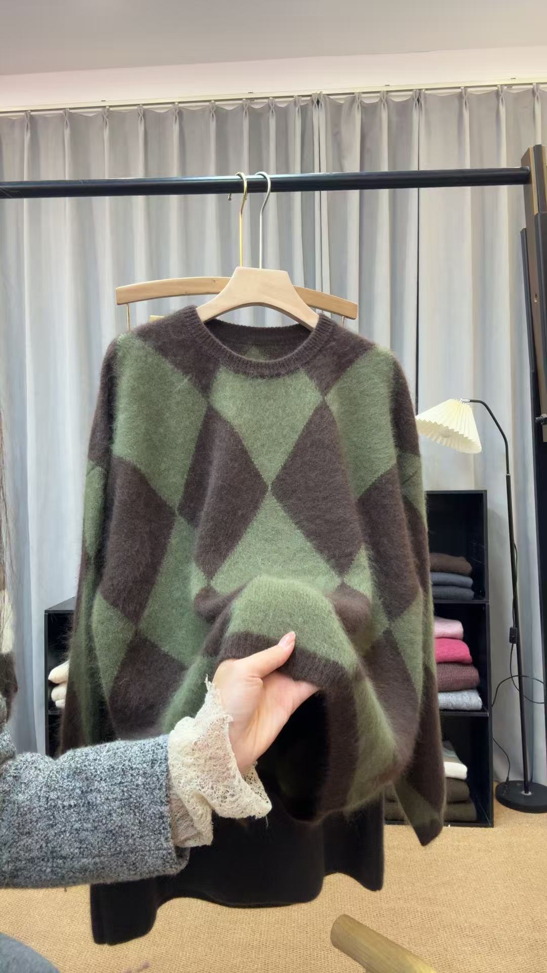 十七 山羊拉绒秋冬慵懒轻奢百搭女装绿色菱格