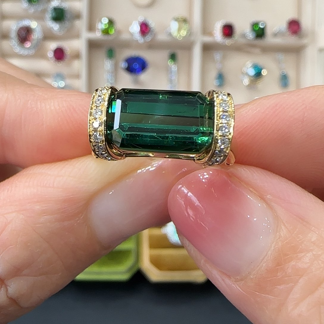 碧玺戒指18K金镶嵌4.7ct