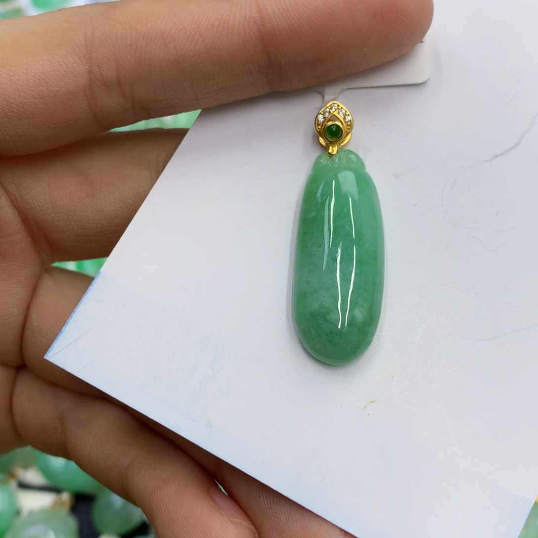 翡翠未镶嵌颈饰翡翠