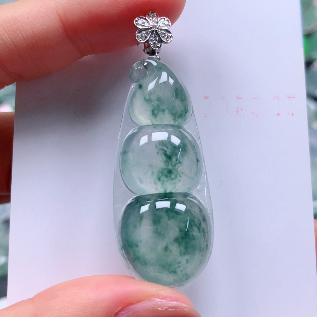 翡翠颈饰18K金镶嵌天然翡翠