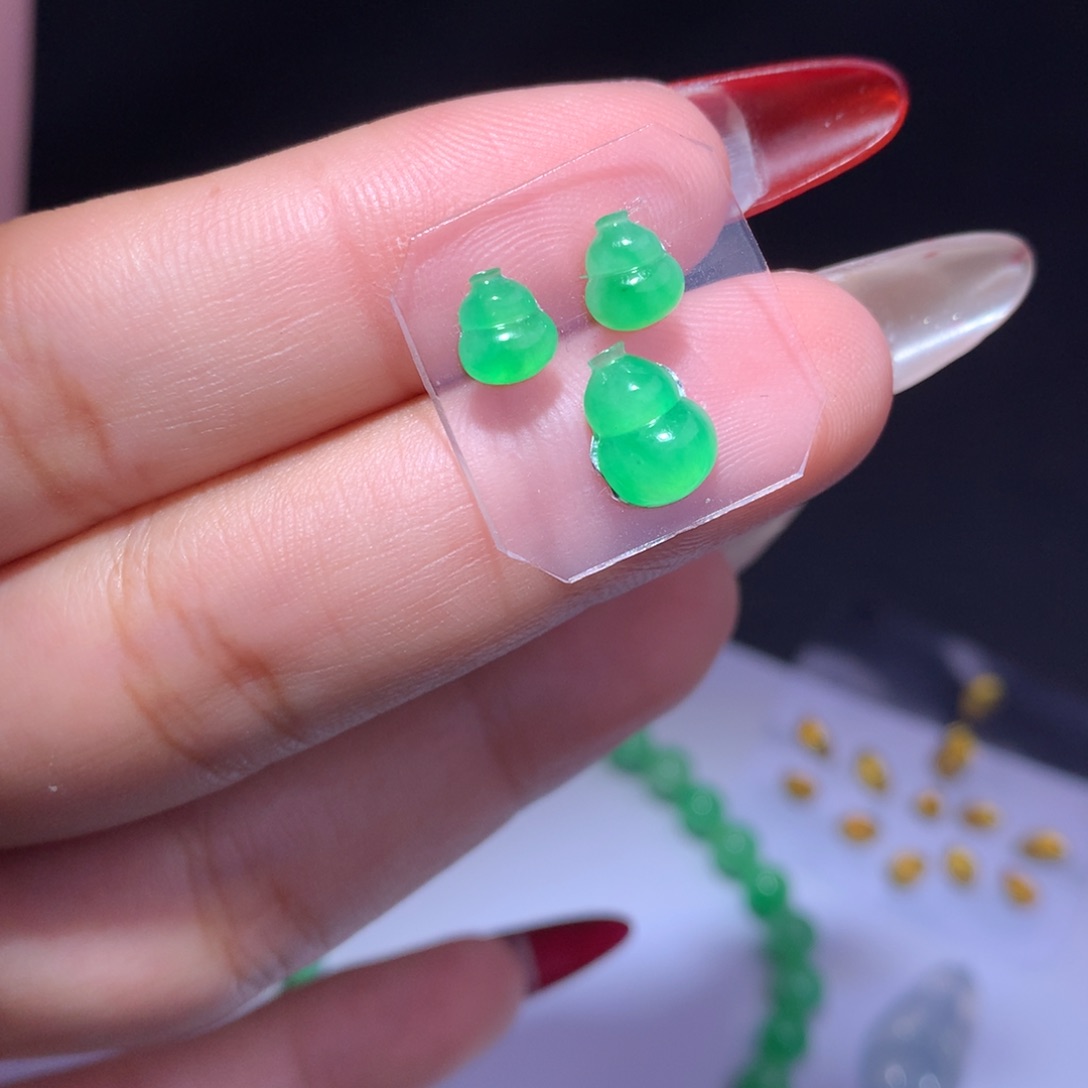 颈饰未镶嵌翡翠葫芦3