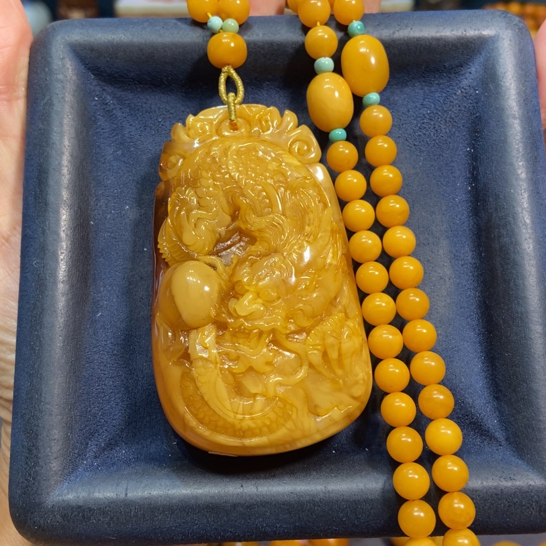 琥珀颈饰未镶嵌蜜蜡
