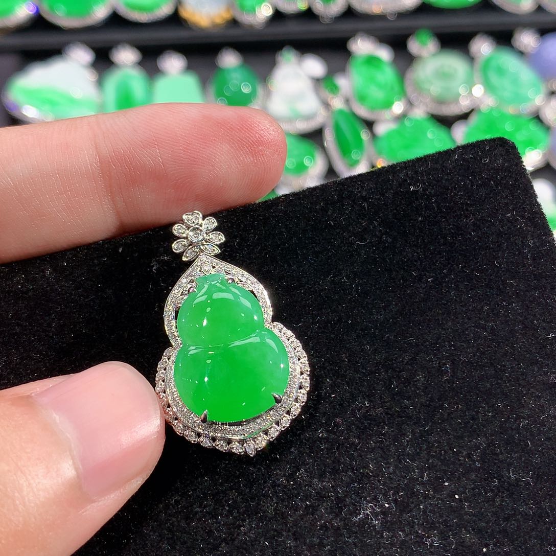 翡翠18K金镶嵌戒指