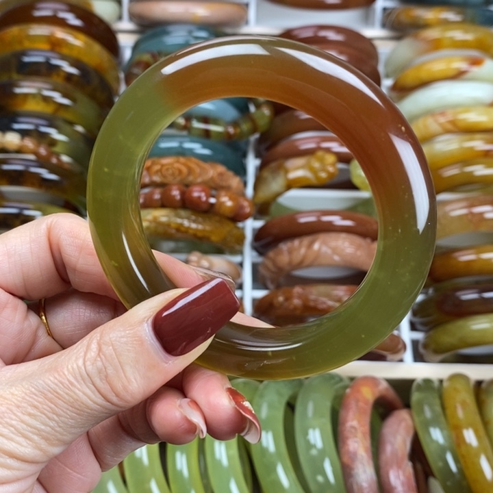 蛇纹石玉手镯未镶嵌55.5