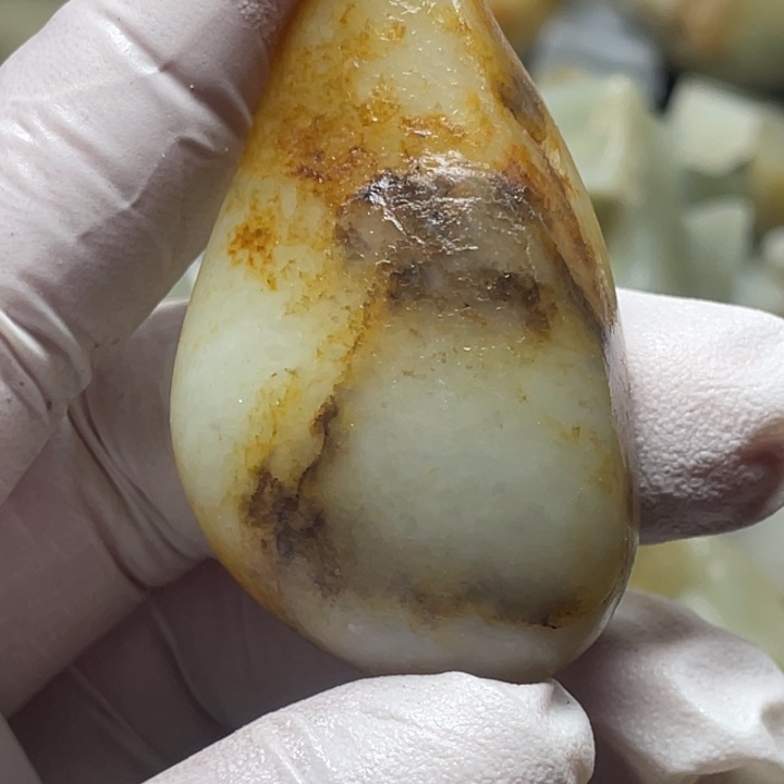 和田玉未镶嵌珠宝半成品