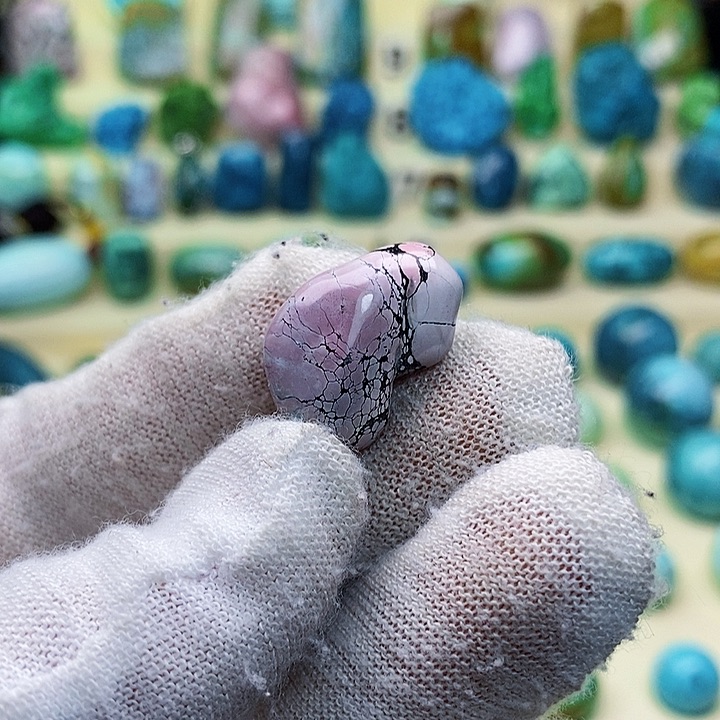 绿松石配饰未镶嵌