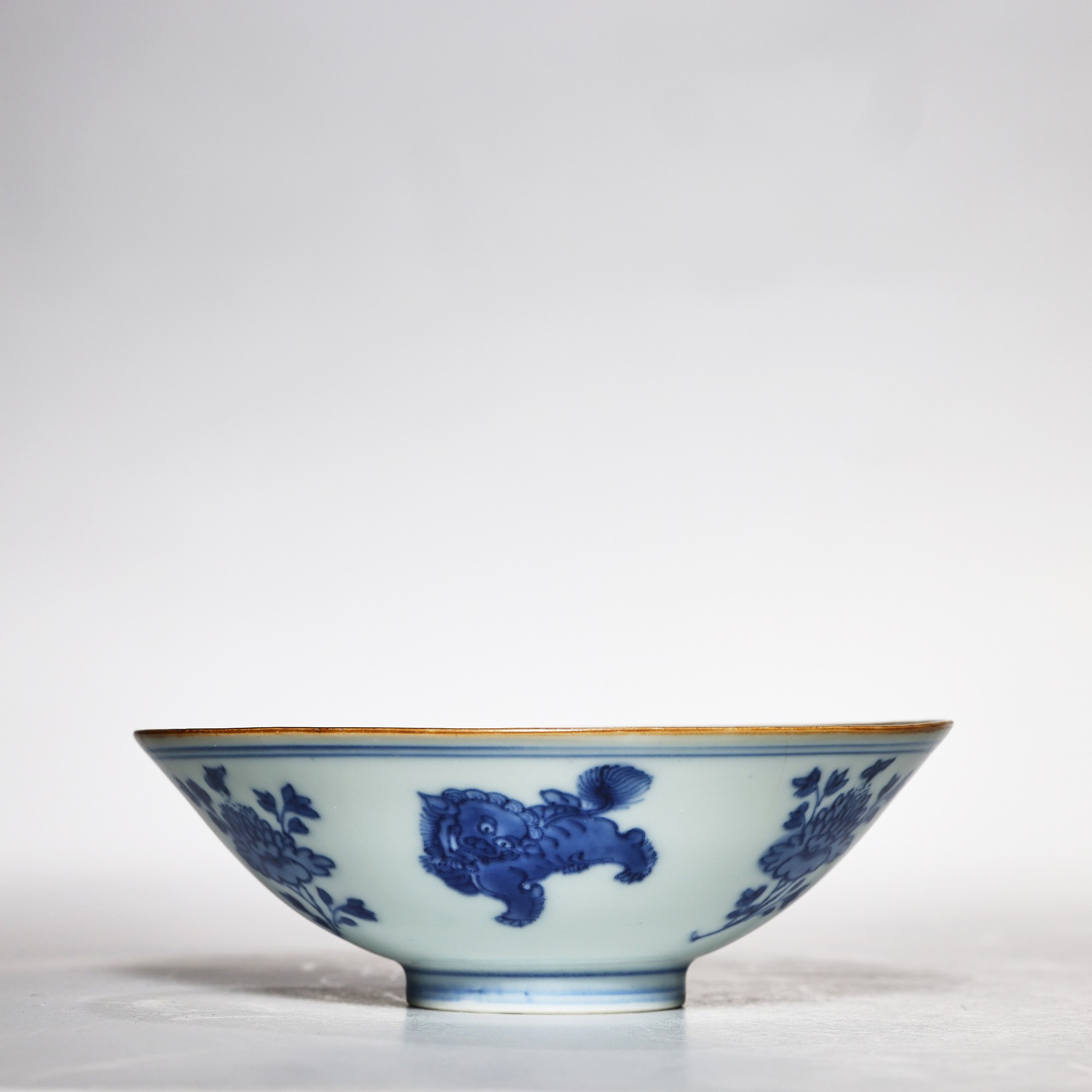 4134清顺治.青花三世同堂纹斗笠碗【古董拍卖】