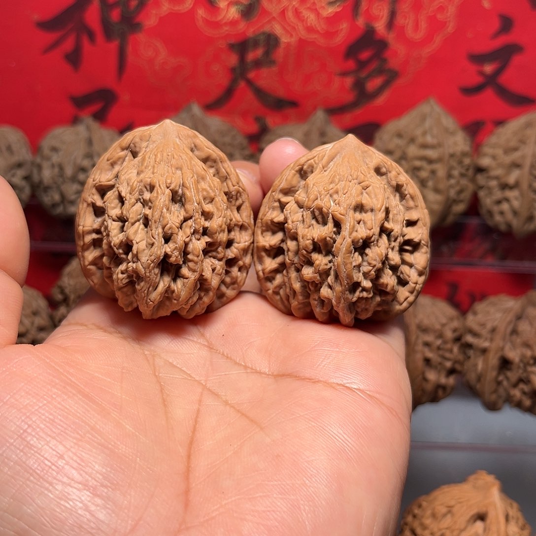 文玩核桃吊坠4.0尺麦穗虎头