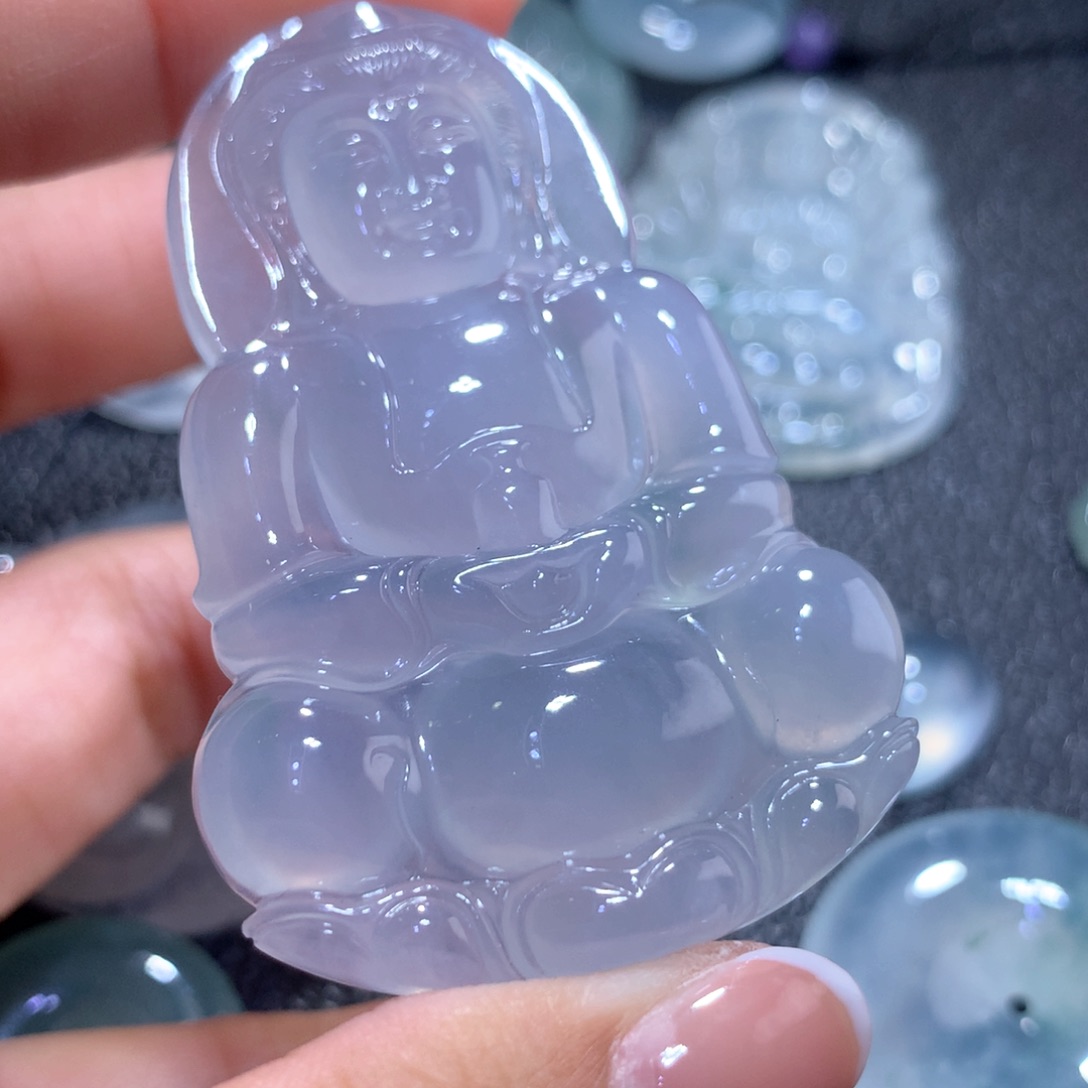翡翠未镶嵌颈饰坚**跑缅甸