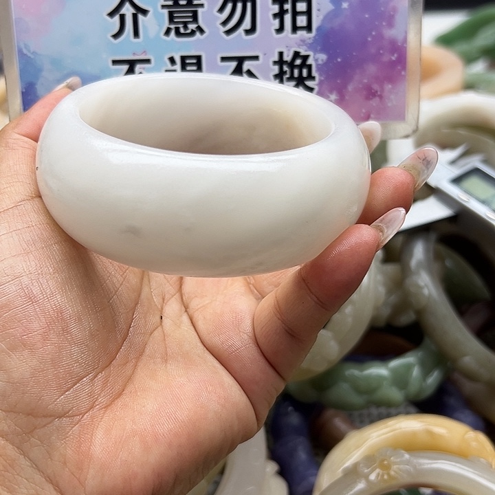 未镶嵌手镯石英岩玉y****o
