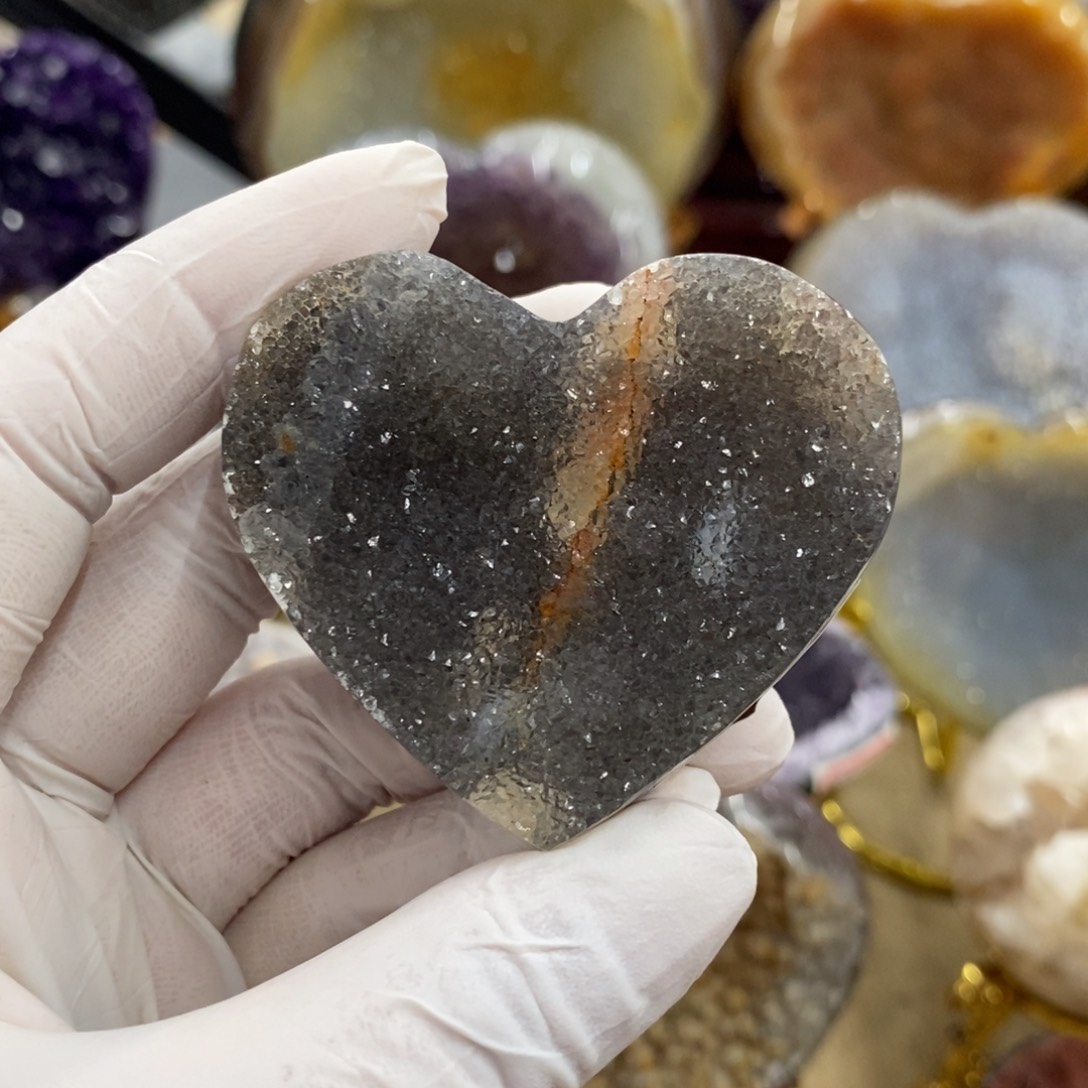 水晶天然水晶爱心未镶嵌