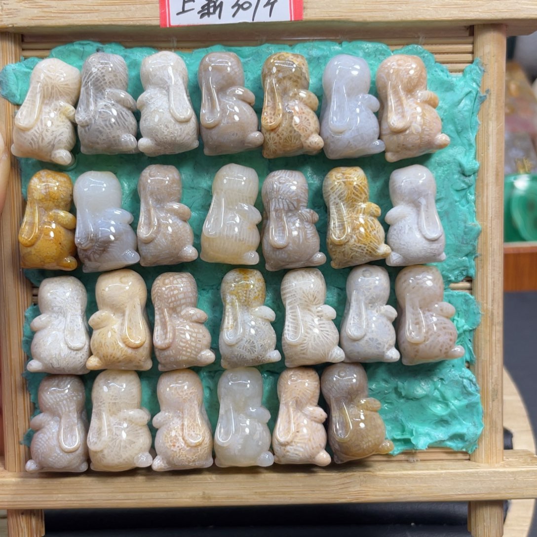 硅化玉未镶嵌颈饰k10