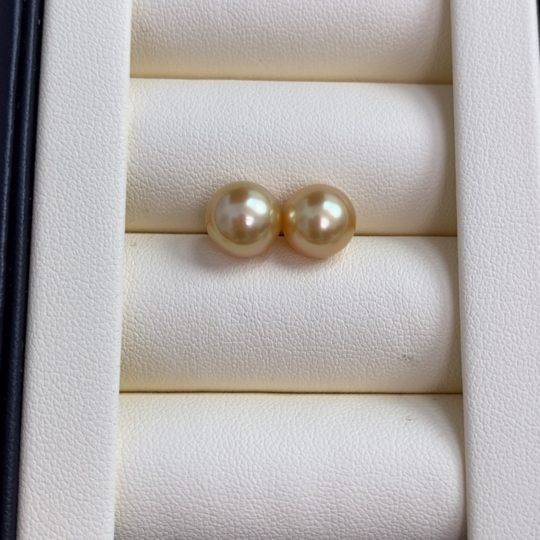 海水珍珠耳饰18K金镶嵌9.1-9.2mm 金珠素钉