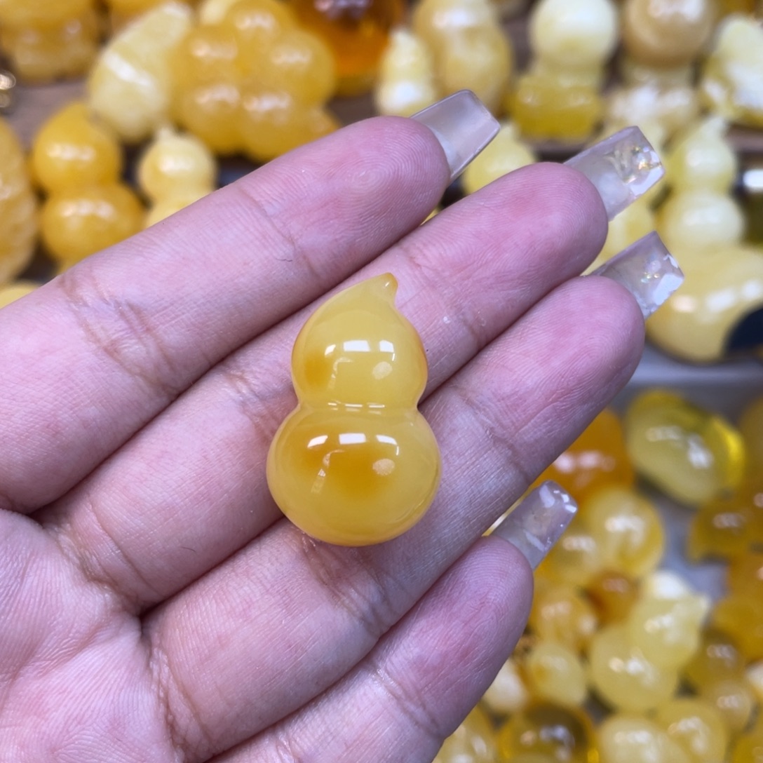 琥珀未镶嵌珠宝奇石