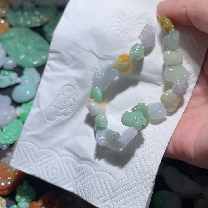 颈饰未镶嵌翡翠天