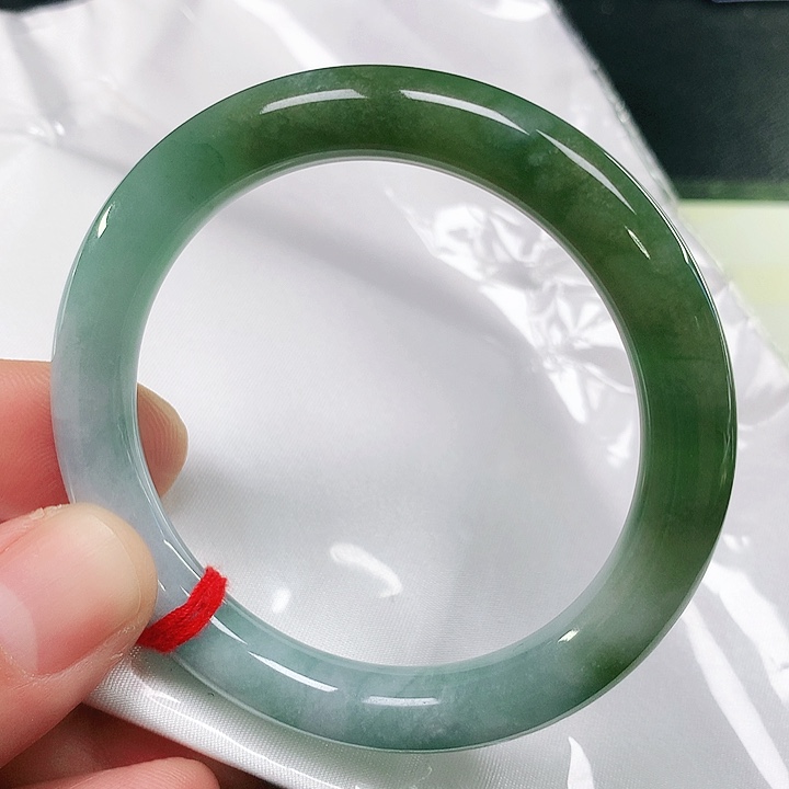 翡翠手镯（圆镯）未镶嵌翡翠手镯未镶嵌