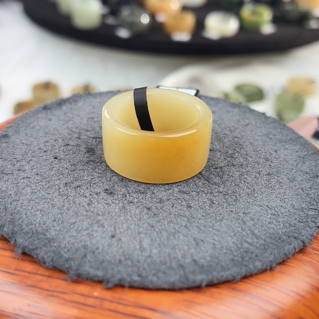 和田玉未镶嵌戒指b83糖渐变直切17.5