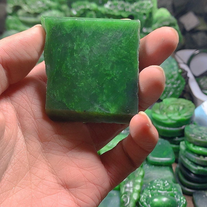 和田玉（碧玉）未镶嵌珠宝奇石