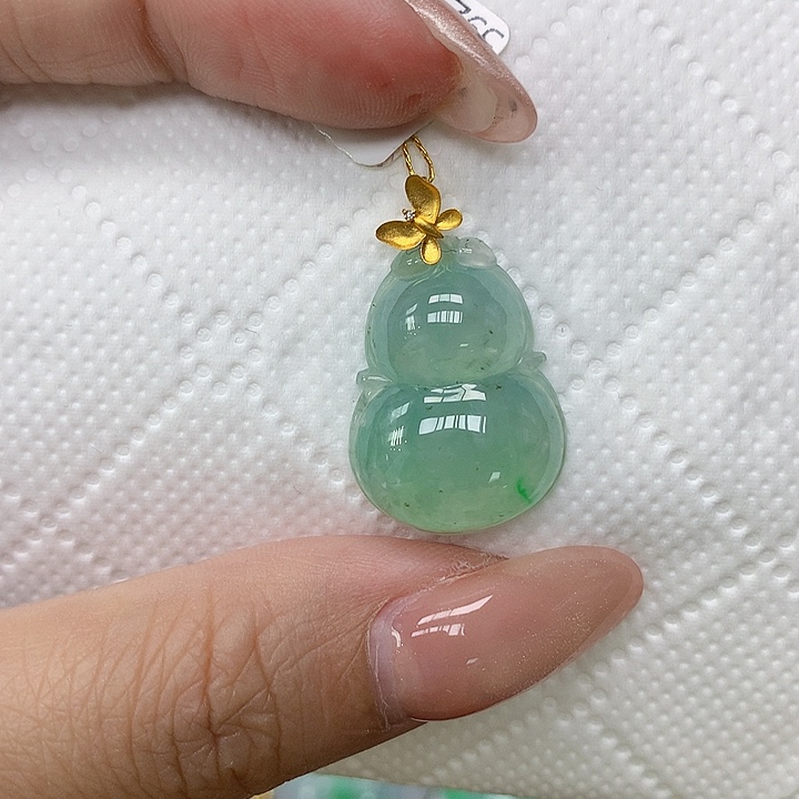 颈饰18K金镶嵌翡翠