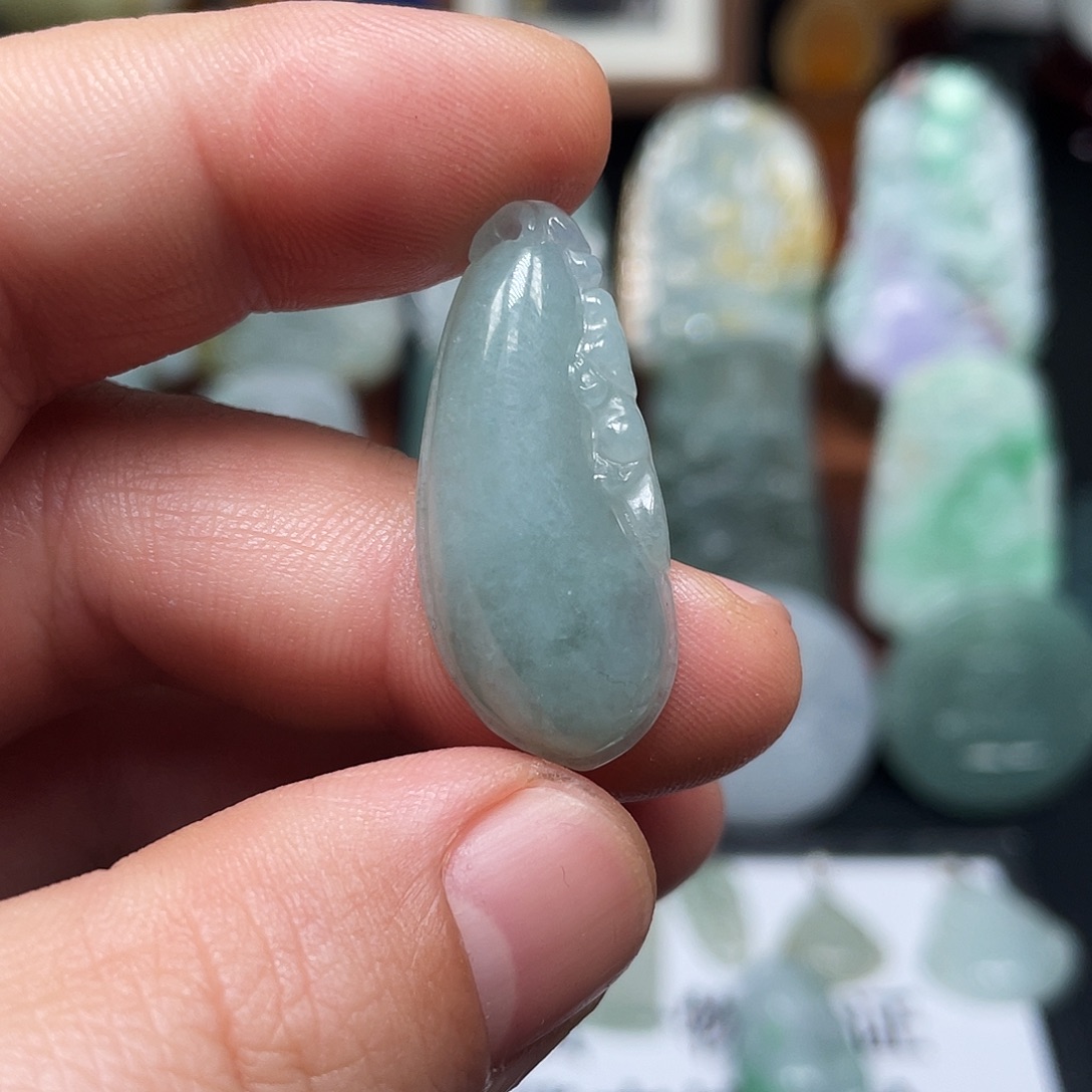 翡翠未镶嵌颈饰福瓜