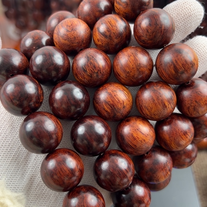 故***情木海南红降黑金18的5串福利