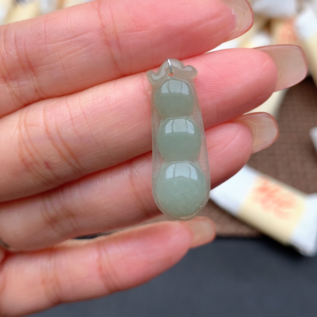 未镶嵌挂件翡翠豆