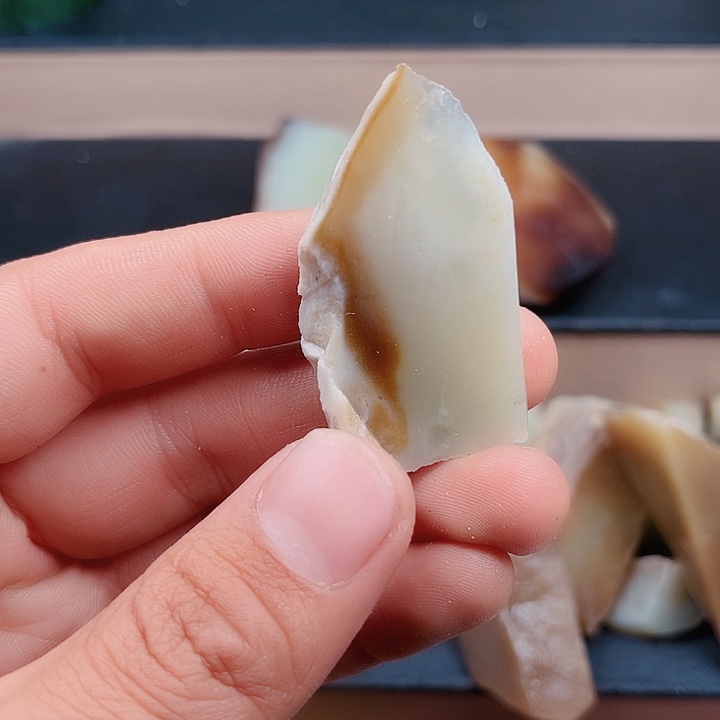 和田玉（糖玉）未镶嵌挂件