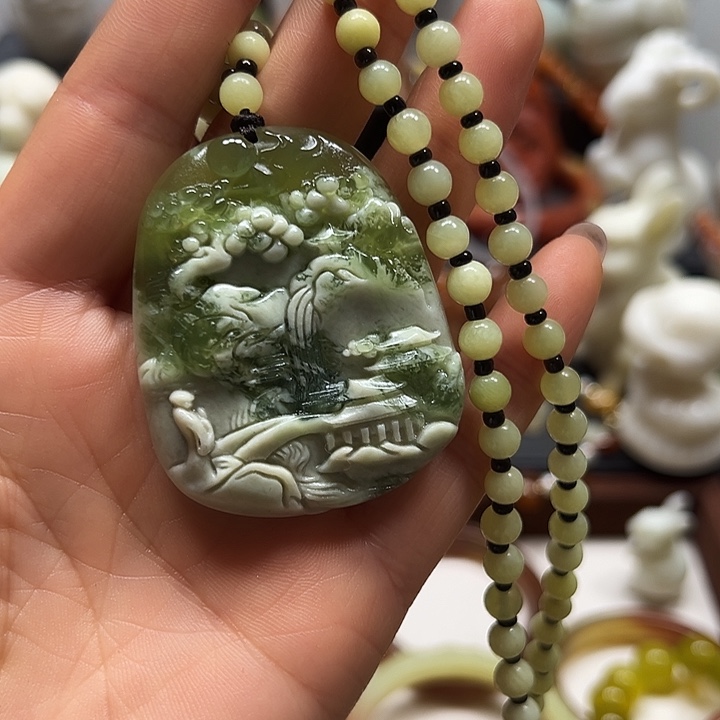 蛇纹石玉吊坠未镶嵌