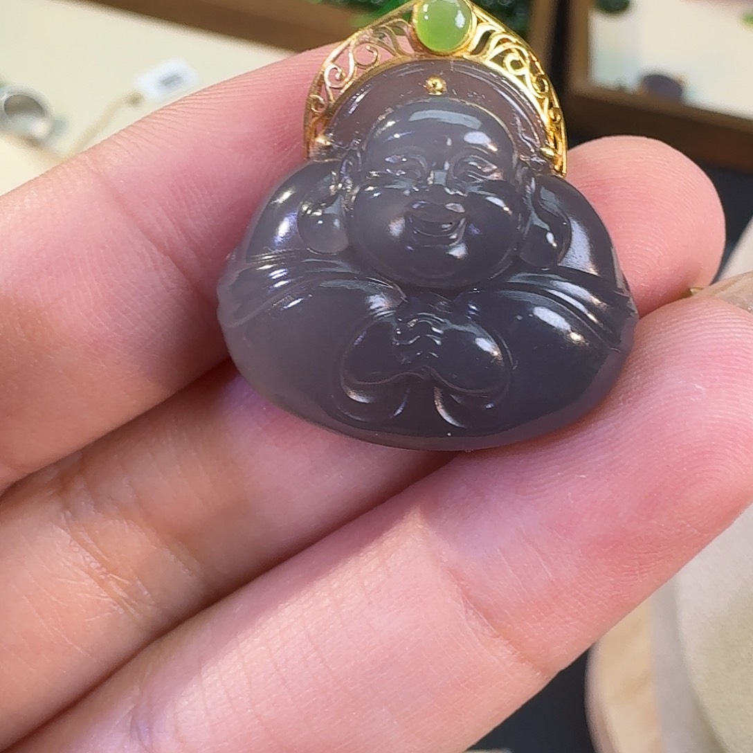 和田玉吊坠18K金镶嵌