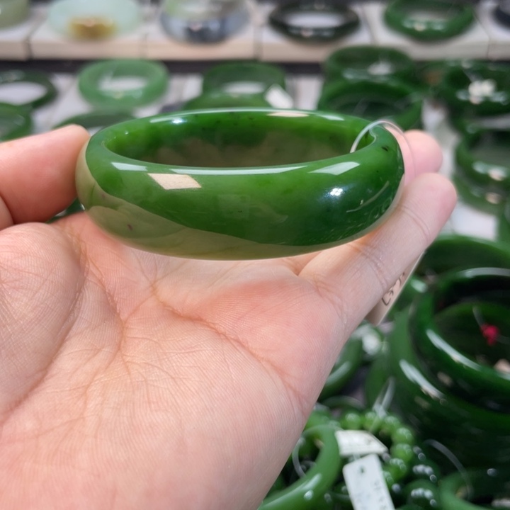 和田玉（碧玉）手镯未镶嵌