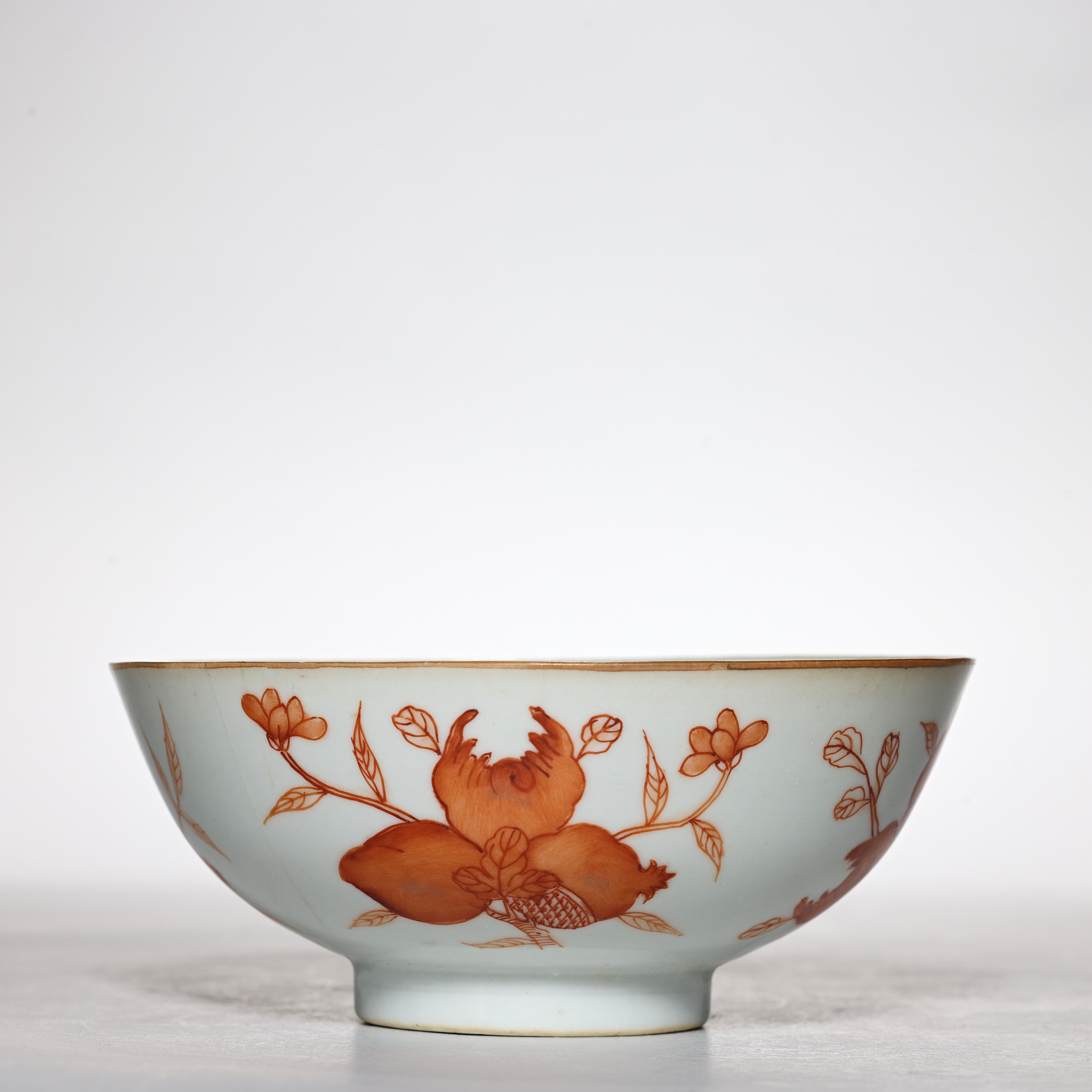 4289清宣统·矾红三多纹碗【古董拍卖】