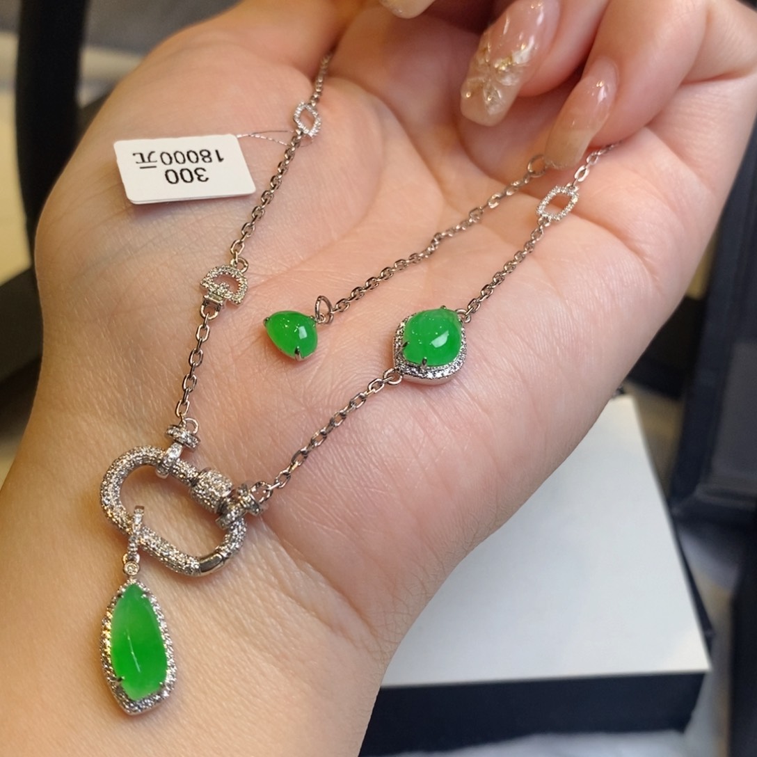 翡翠项链18K金镶嵌随形百搭链