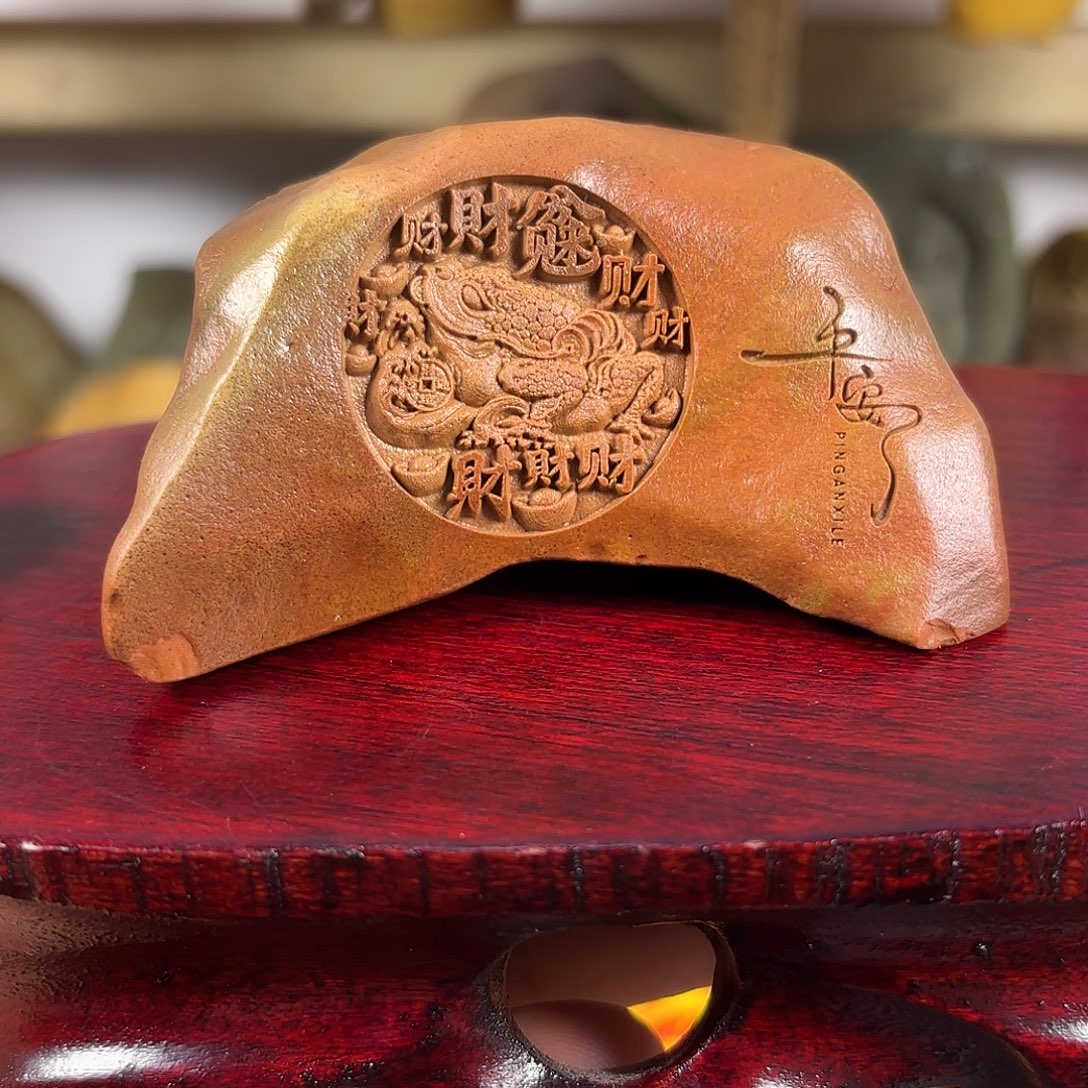 新疆戈壁石原石雕刻