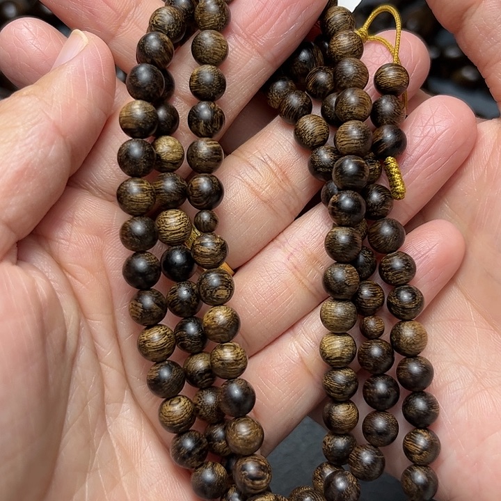 沉香手串白棋虎皮留疤