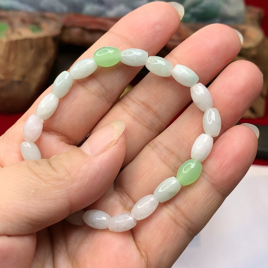 翡翠颈饰未镶嵌串串