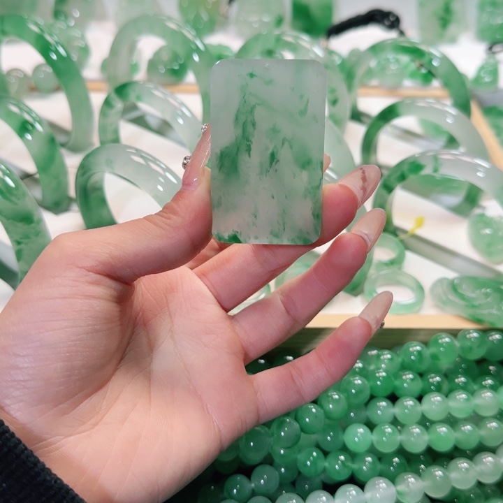 石英质玉吊坠(赠链)未镶嵌