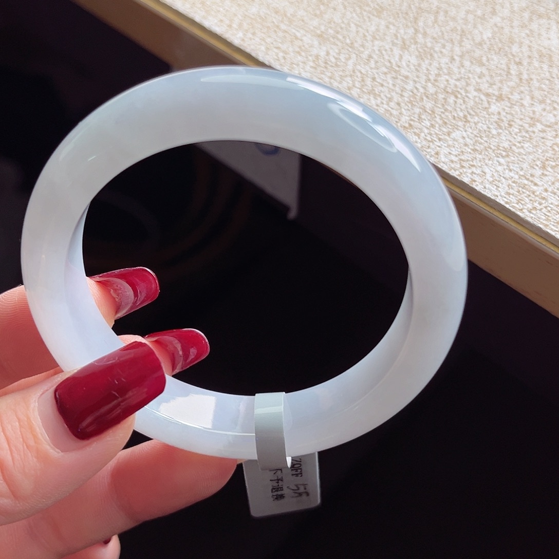 翡翠手镯未镶嵌手镯