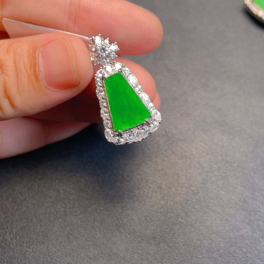 J***y翡翠银S925镶嵌吊坠(不含链)