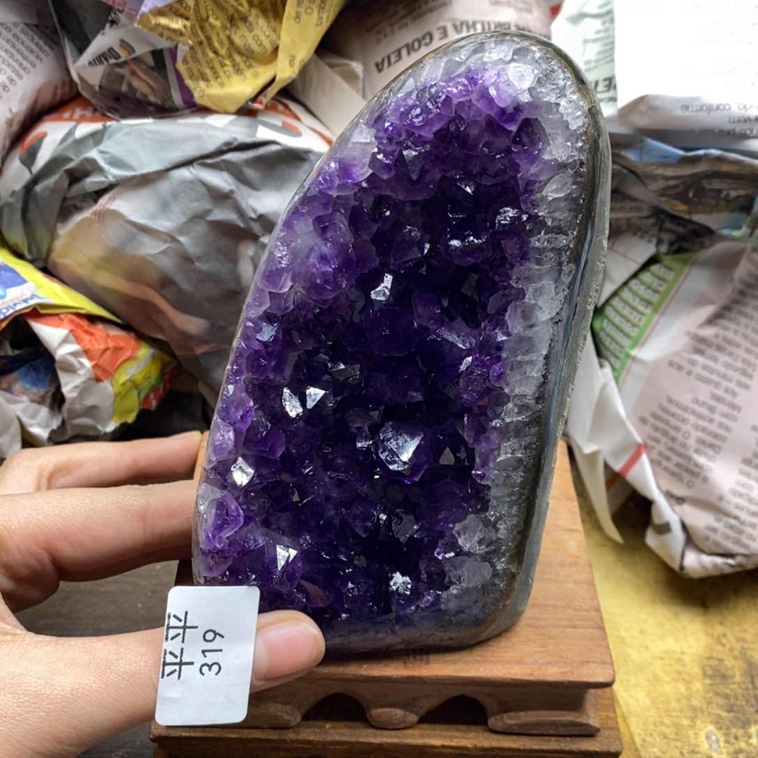 紫晶乌拉圭未镶嵌