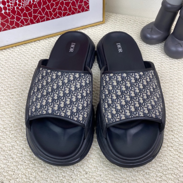 99新 DIOR/迪奥 2515/DIOR印花时尚凉拖/44码/99新/无配件/