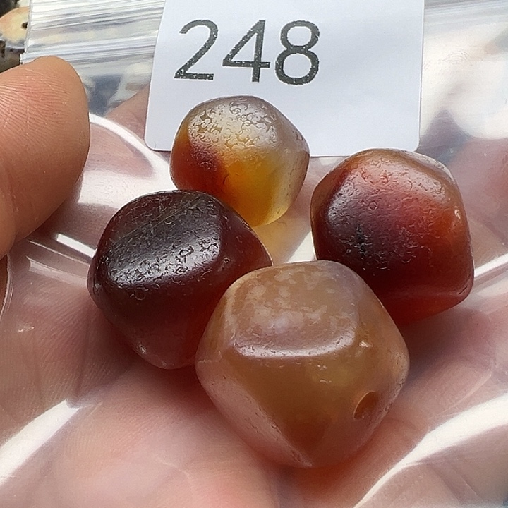 小***姐玛瑙/玉髓未镶嵌手链