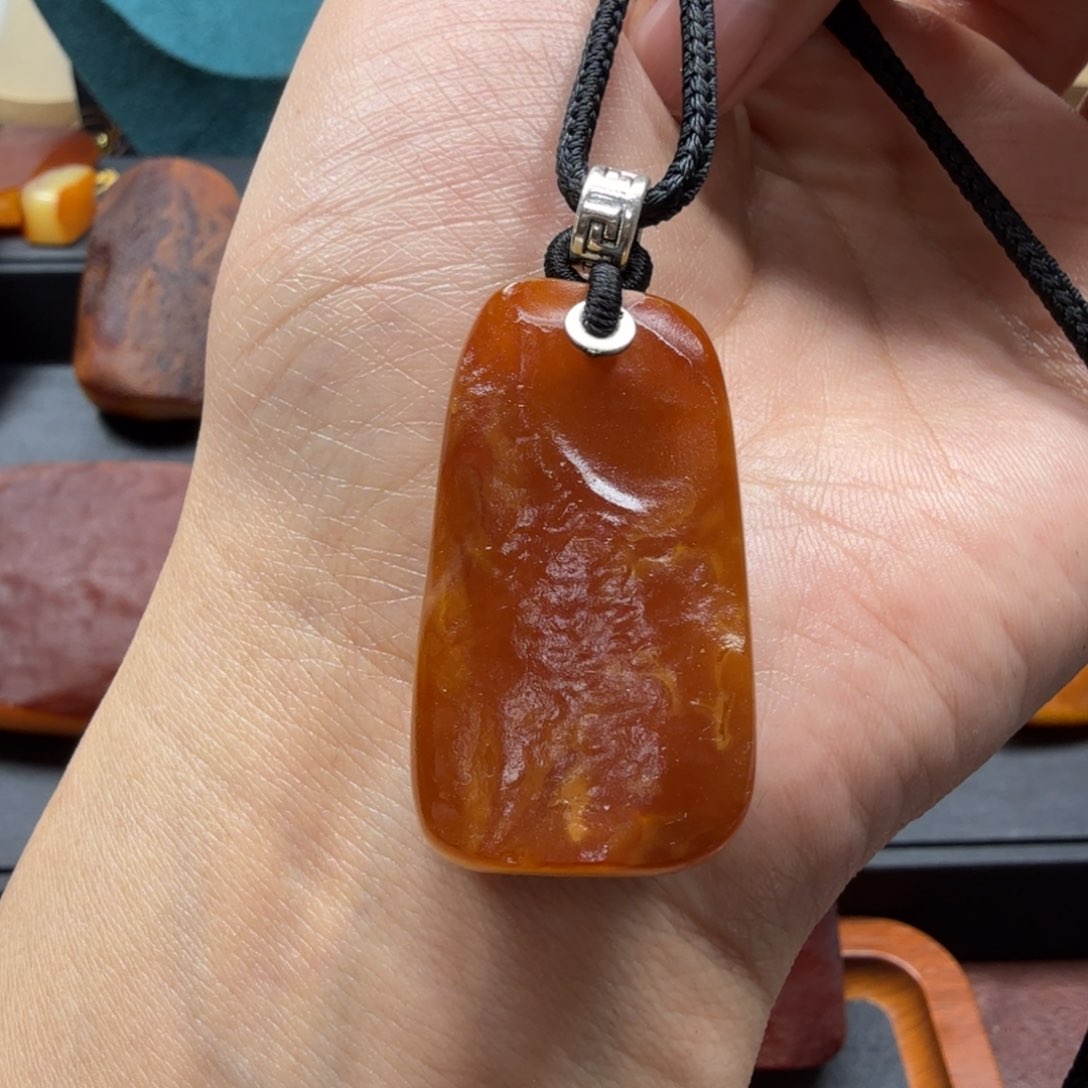 琥珀吊坠(赠链)未镶嵌