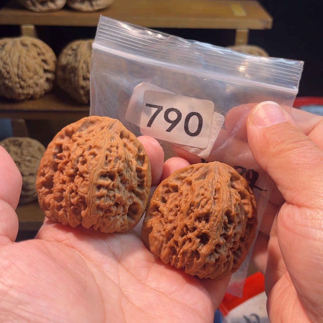 吊坠文玩核桃对歪44