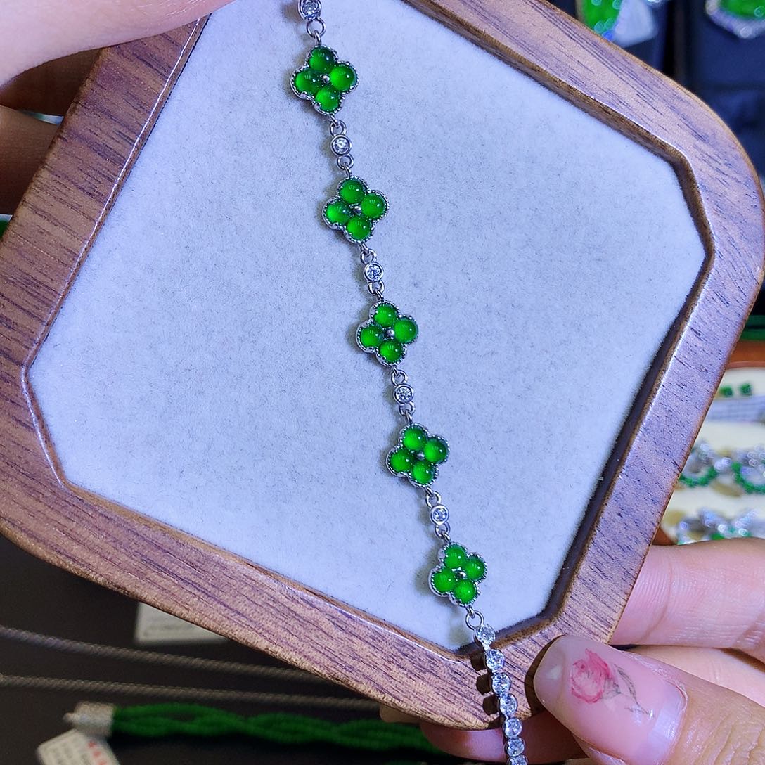 翡翠手链银S925镶嵌天然翡翠四叶草手链