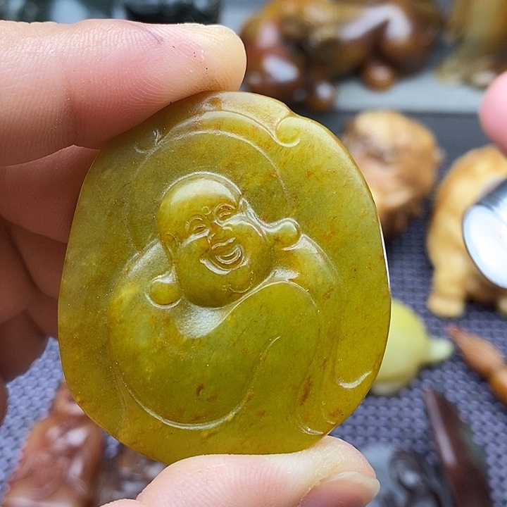 未镶嵌蛇纹石玉颈饰