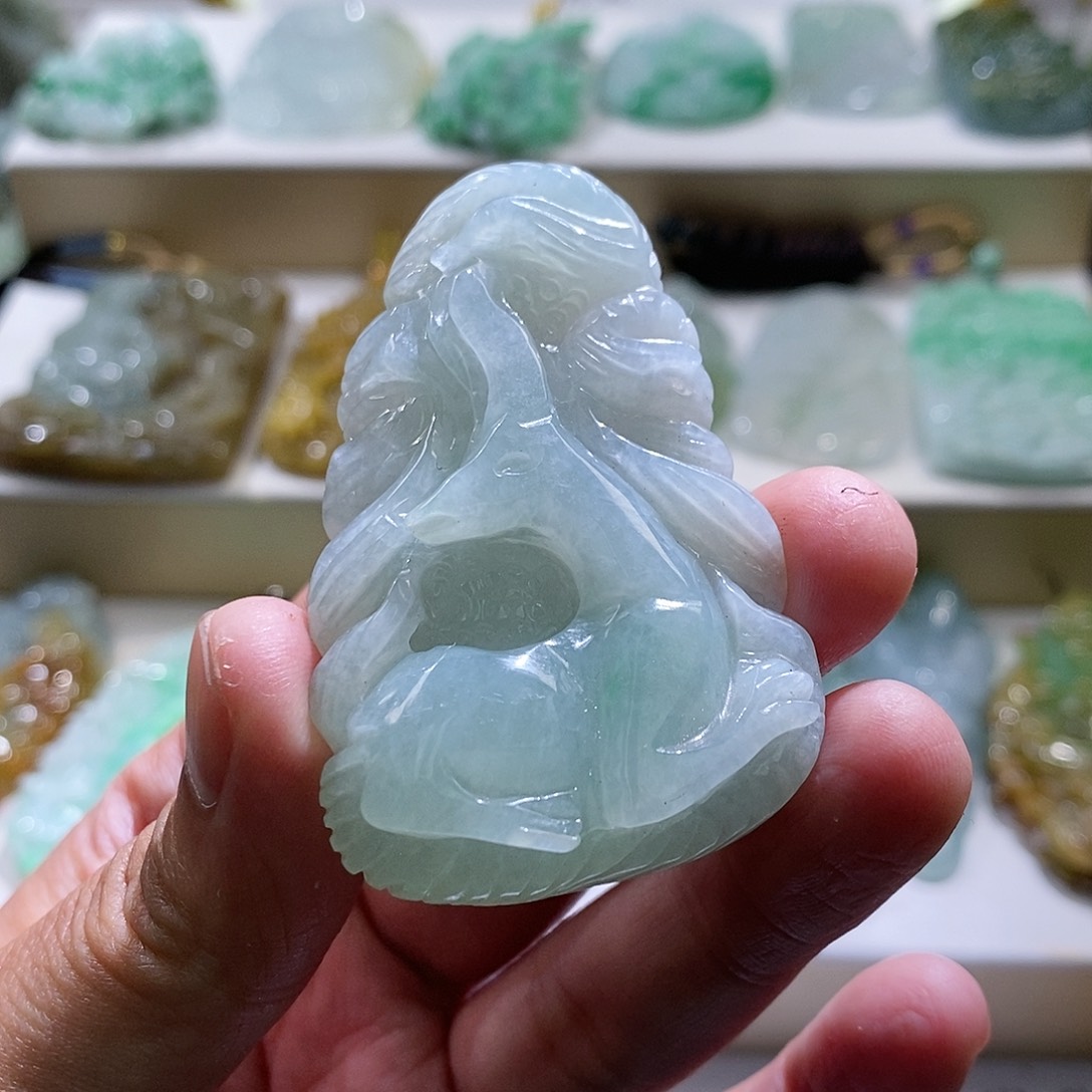【闪购商品】翡翠颈饰未镶嵌九尾狐